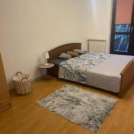 Urokliwy Dom W Nowym Saczu Lägenhet Nowy Sącz