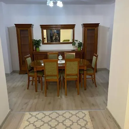 Urokliwy Dom W Nowym Saczu Lägenhet Nowy Sącz