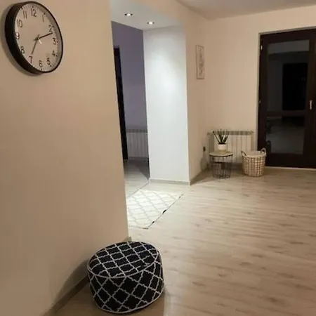 Urokliwy Dom W Nowym Saczu Lägenhet